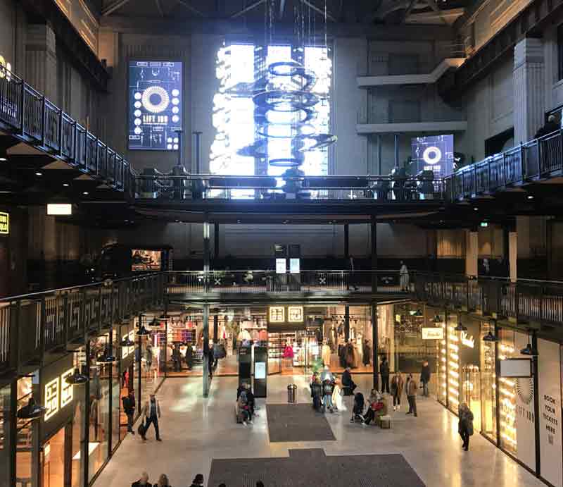 Shopping on 3 floors.